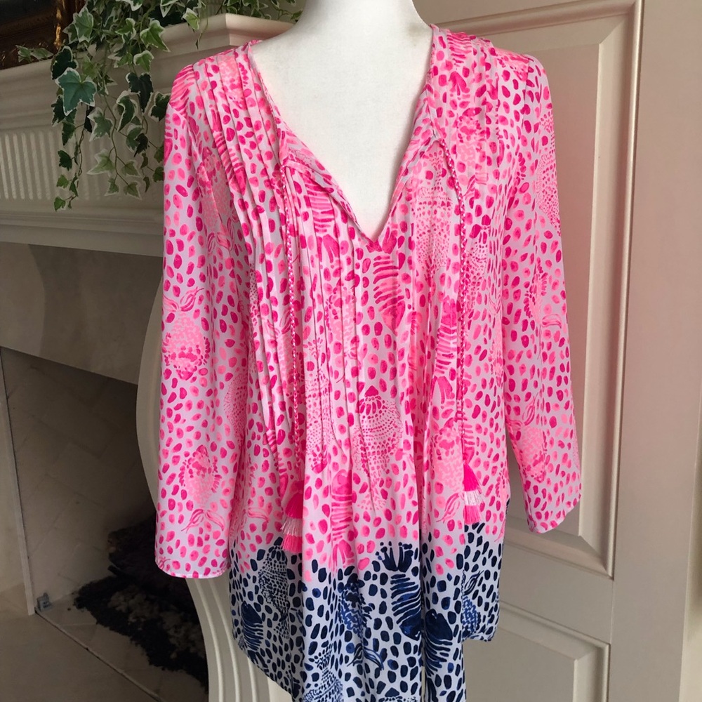 Lilly Pulitzer Marilina Tunic Top in Raz Berry Heart and Sole Print Size L - Picture 3 of 10